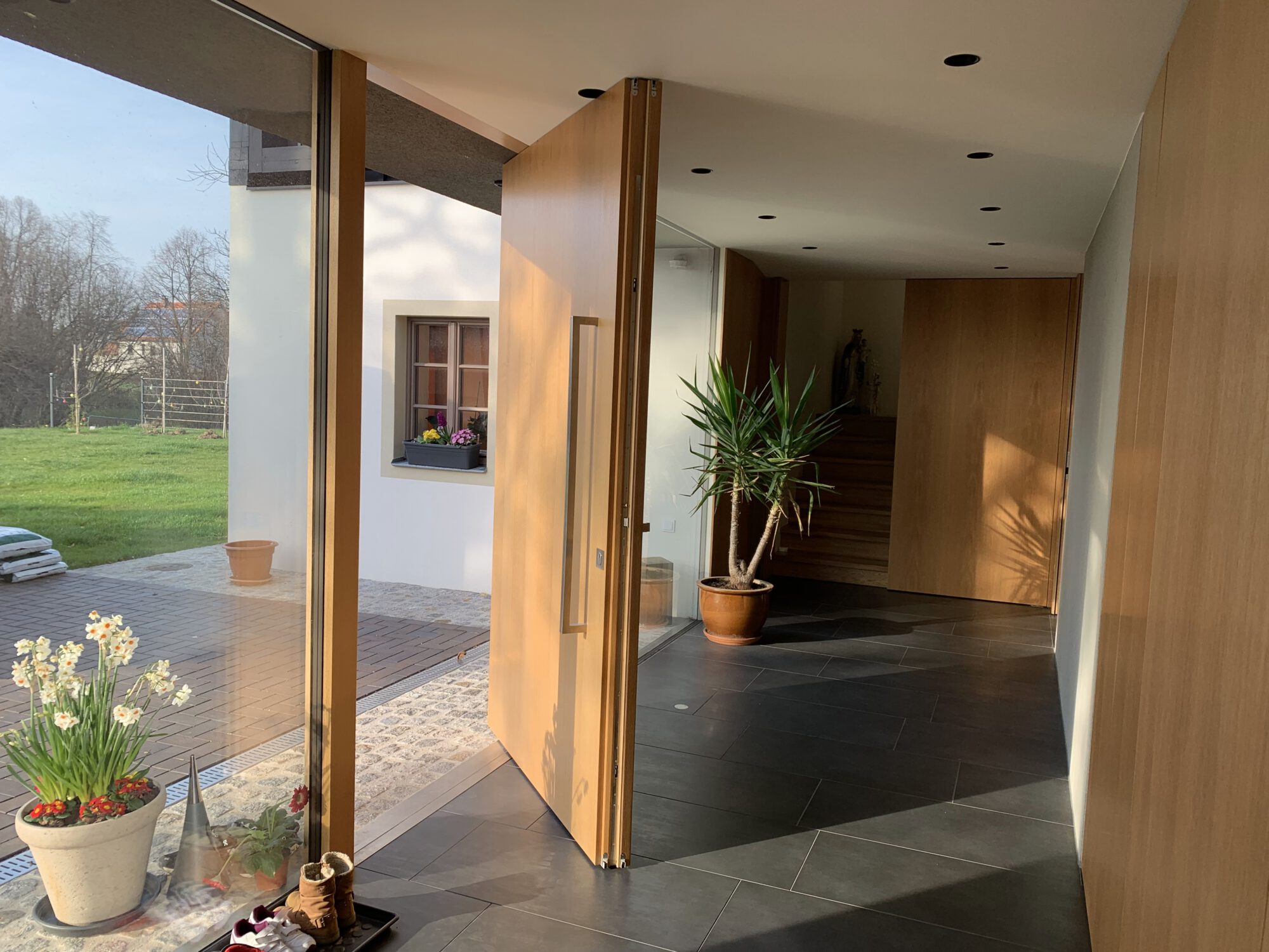pivot-t-r-nach-ma-exklusives-design-handwerk